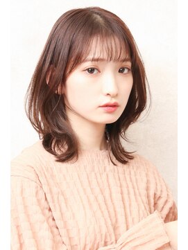 シトロン ブラン(CITRON blanc) エギョモリ　ローレイヤー　クビレミディアム　シースルーバング