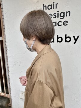 サビィ(Sabby) 白髪ぼかし/ブリーチ/シアーベージュ/氏川洸希/マッシュショート