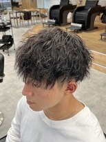 ラヴィズムバイフィフス(LUVISM by fifth) 縦落ちツイストスパイラルパーマツイストパーマ刈り上げ万代新潟