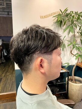 ヴァンガードマン 早稲田(vanguardman) 大人パーマ/ツーブロックスタイル