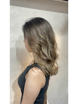 リベット(Re:Bet) プリンが目立ちづらいバレイヤージュ谷本雅稔[髪質改善][心斎橋]