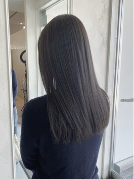 シュウ(shu) グレージュカラー