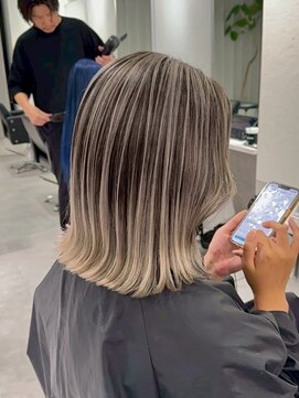 シエラ 南船場(CIERA.) ハイライトカラーハンサムショートレイヤーカットショートボブ