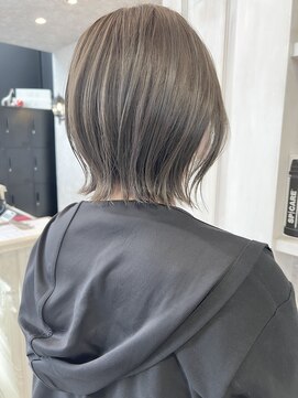 キャアリー(Caary) 福山市美容室Caary透明感グレージュカラーミディアムボブ