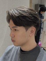 ブルニール 心斎橋(BLEUNIR) フェザーパーマ ビジネスパーマ センターパート 刈り上げ