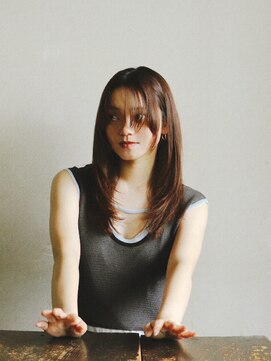 バーノン(VERNON) VEIL FLAME LONG wearing Ritsuko Karita【VERNON】058-262-3611