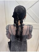 編み下ろしポニーアレンジ