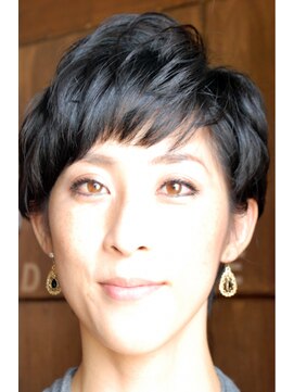 カラーズ(THE COLORS) ツヤクロショート