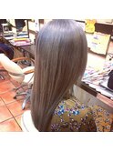 ハイトーングレージュ