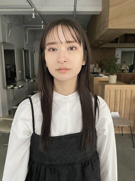 バド(bado) 透けバング×暗髪グレージュ