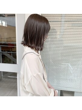 ミント(mint) 外ハネボブ/ボブ/切りっぱなしボブ/グレージュ