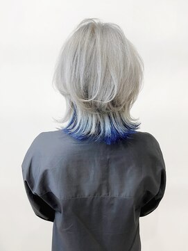 ホワイト 梅田(white) ウルフ×インナーカラー