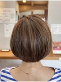 ハイライト×アディクシーカラー×ショートボブ