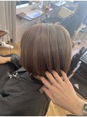 ベージュ 秋カラー ブリーチ ショートヘア 三宮 元町