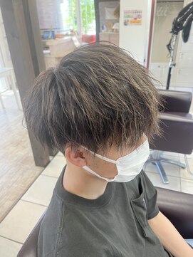 Yoshiつね さくら店 グレージュハイライトカラー