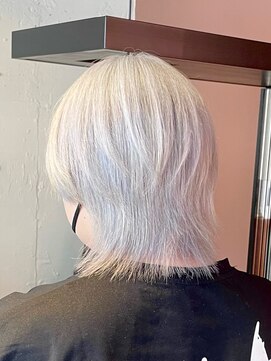 ピチカート(pizzicato) ホワイトシルバー/ショートウルフ/ウルフカット