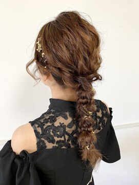 ビオラバイフーガ 綱島(Viola by FUGA) 結婚式お呼ばれ編みおろしアレンジ*金箔ヘア10代20代30代