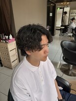 アイズ 海老名(AIZU)&nbsp;波巻きツイストスパイラルパーマ　センターパート　ウルフパーマ