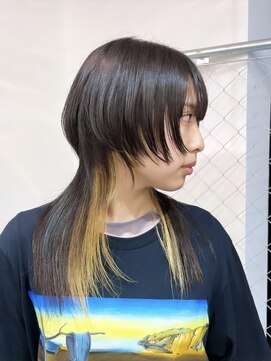 リル 溝の口(LiL) ウルフカット/イヤリングカラー/溝の口/ブリーチ/レイヤーカット