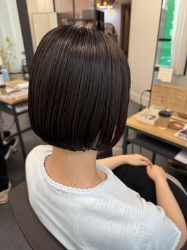 シア(sia) 首元スッキリつやっつやカシスミニボブ♪