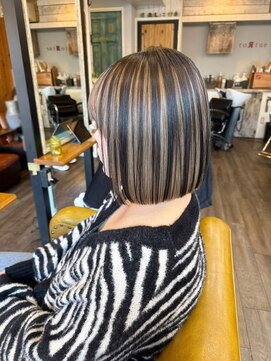 トルチェ(toRtue) パツボブ　アンブレラカラー　ミルクティーベージュ