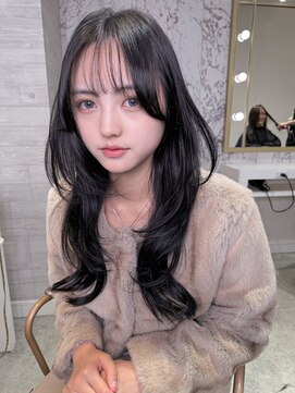 アマンドール(Aman D'or) "爆美女感と艶髪"ワンホンハイレイヤー×ブルーブラック