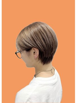 ドール(Doll) beige × short cut