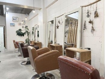 コフタヘアー(cofta hair)の写真/【金曜日は10：00～20：00まで営業♪】お仕事帰りもOK☆《cofta hair》が忙しいあなたのキレイをサポート！