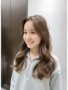 顔周りレイヤーで叶える韓国愛されヘア