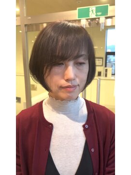 ビスポーク(BESPOKE) 大人可愛い小顔ショートボブ