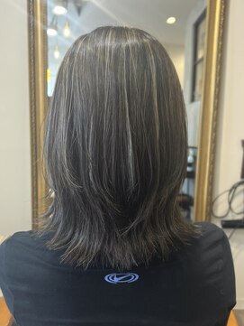 ローレン(Loren) ハイライトカラー／透明感／寒色系