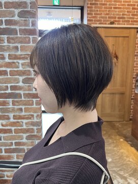 ヴィップルーム(viproom) ピンクベージュレイヤーボブニュアンスカラー外ハネボブショート