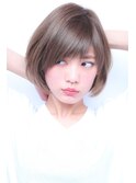 斜めバング丸みショートボブ.アッシュベージュカラー