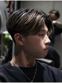 MEN'S/毛流れセンターパート×ハイライト/テーパーフェード