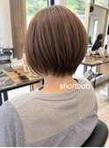 ショートボブ
