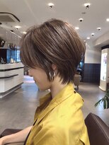 ネオリーブ シュシュ 神保町店(Neolive susu)&nbsp;横顔美人くびれショート耳掛けショート流し前髪カール