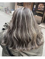 ピヨン 心斎橋(piLLon)&nbsp;3Dハイライトカラー☆プラチナグレージュ