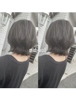 ヘアーエポック(hair epoque)&nbsp;20代30代 ウルフレイヤー 外ハネ くびれ 透明感アッシュグレー