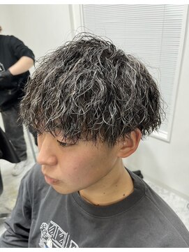 パ ドゥ プロン(Pas de plan) 波巻きツイストスパイラルパーマツーブロック