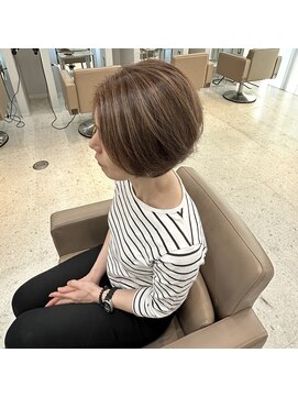 ヌードルバイコア(noodle by CoRe.gn) 白髪ぼかしハイライト