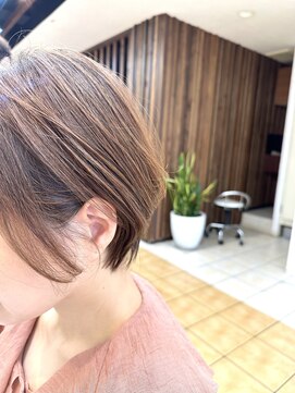 クオリス 上板橋店(QUALIS) 大人かわいい 耳かけキュートボブ 甘めショート