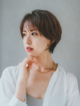 リベ(Li.be.) くびれショート× 艶感カラー