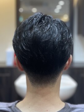 ヘアクリニックカルム 日暮里(Hair Clinic Calme) 毛流れビジネスヘア、テーパーフェード、大人パーマ