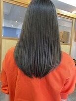 美容師 久保浦 赤みオフカラー＋可動域抑制カット