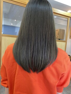 美容師 久保浦 赤みオフカラー+可動域抑制カット