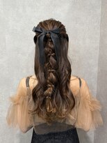 メゾンドムニ 恵比寿(Maison de MUNi) 個性派ハーフアップ