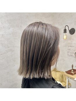 アビアン バイ レオネ 芦屋店(avien by Leone)の写真/白髪を隠すから活かす提案自然に馴染む大人の白髪ぼかしで上品な印象づくりを目指すデザイン提案