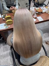 《丁寧カウンセリングで理想の色へ》髪質・お悩み・施術履歴を聞き、理想の色をご提案◎【ブリーチ】