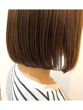 セラ(SERA) 前下がりボブ