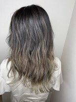 モルニ(MORNI)&nbsp;アッシュグレー_マロンベージュ Aラインボブ かきあげ